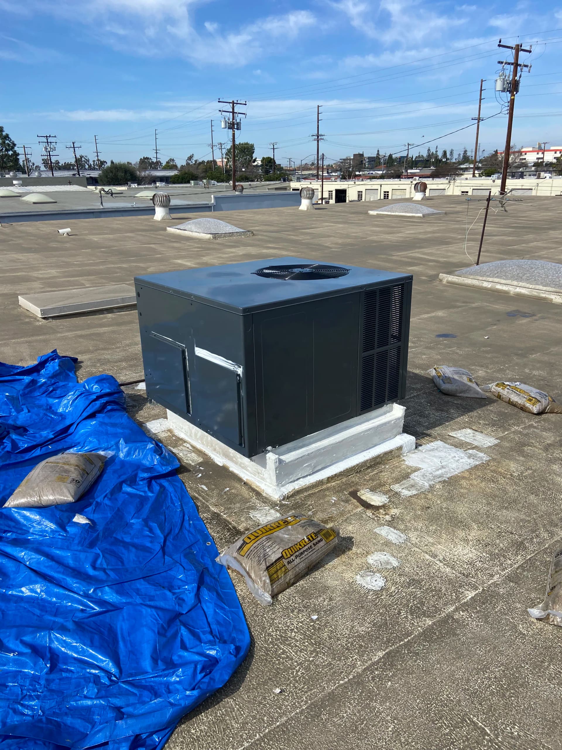 Rooftop Package Unit Replacement for a Local Commercial Building image