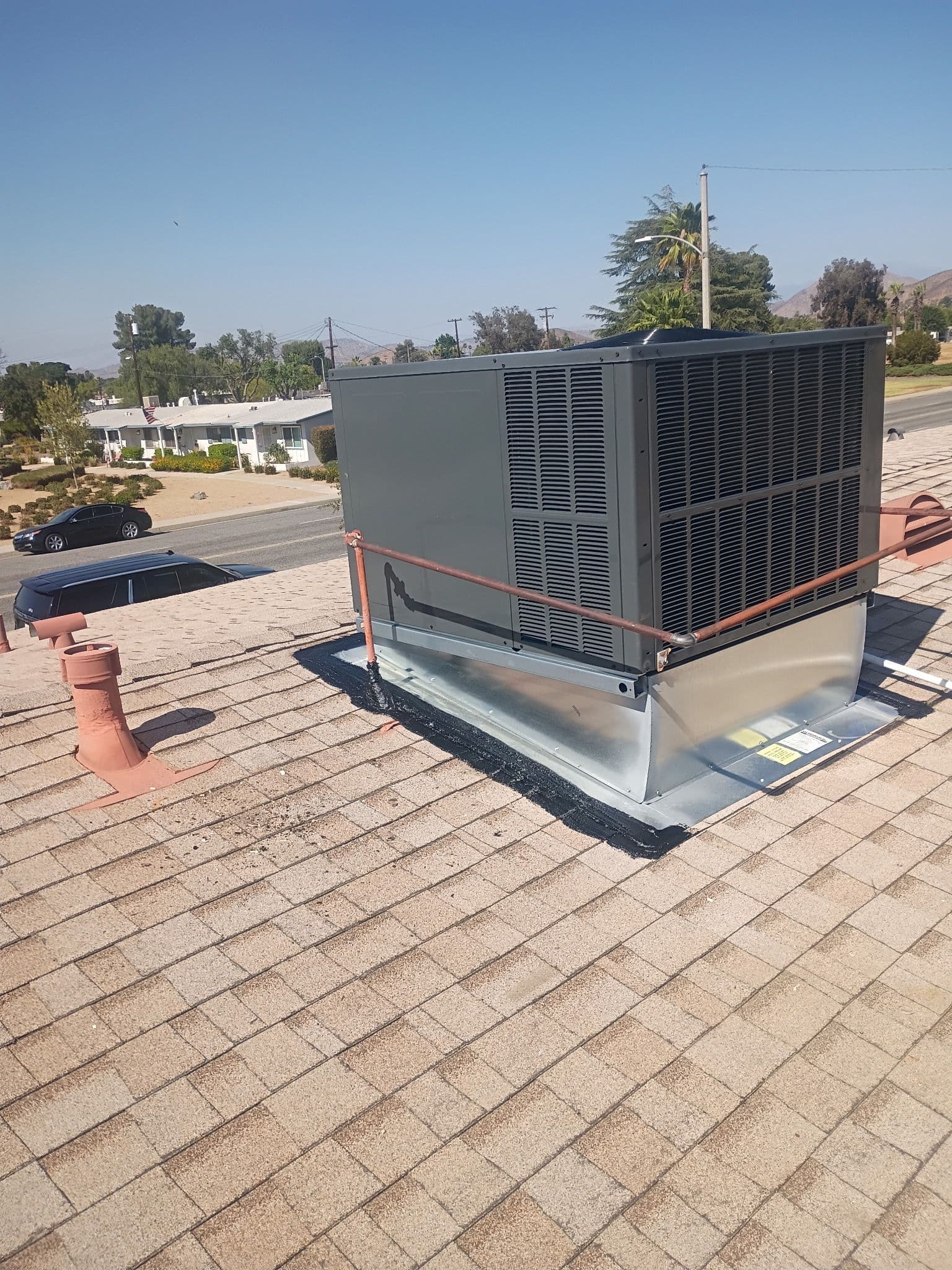 Gallery photos for Rooftop Package Unit Install Done Right: Image #1