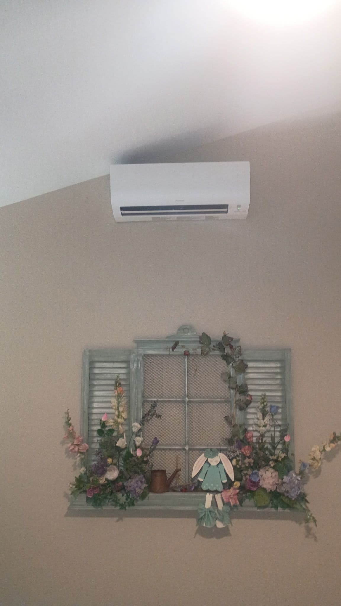 Gallery photos for Ductless Mini Split Install Completed in Menifee: Image #2